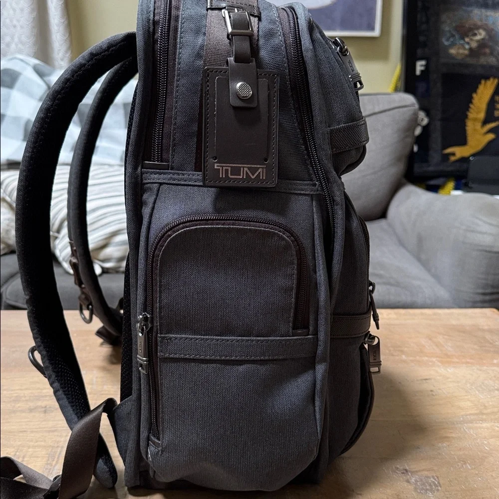 Tumi Alpha 3 brief pack